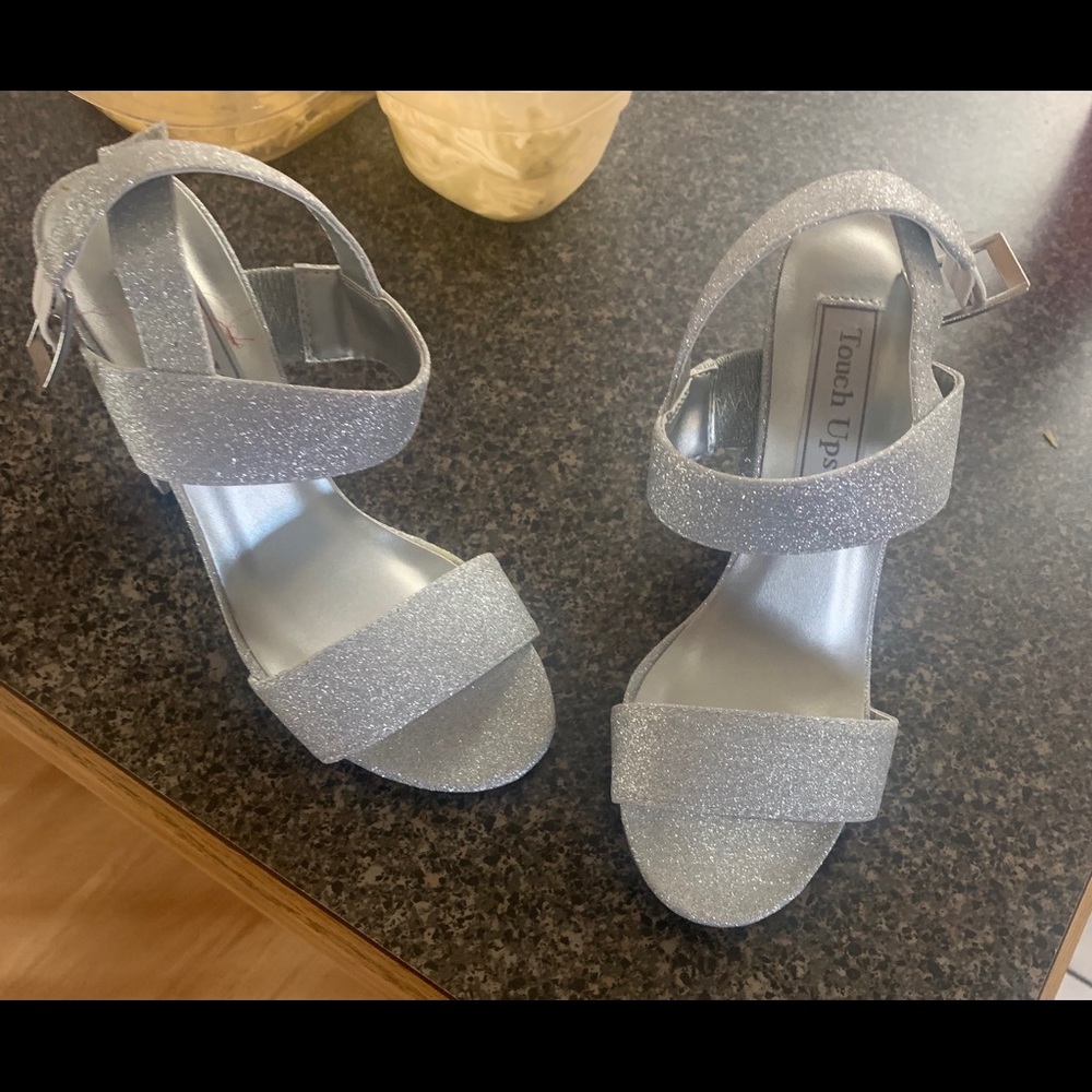 Heels - Picture 2 of 3
